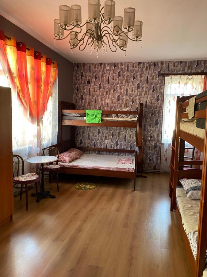 Centre Hostel Mukatjevo Eksteriør billede