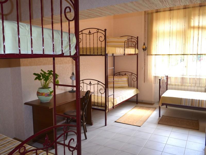 Centre Hostel Mukatjevo Eksteriør billede